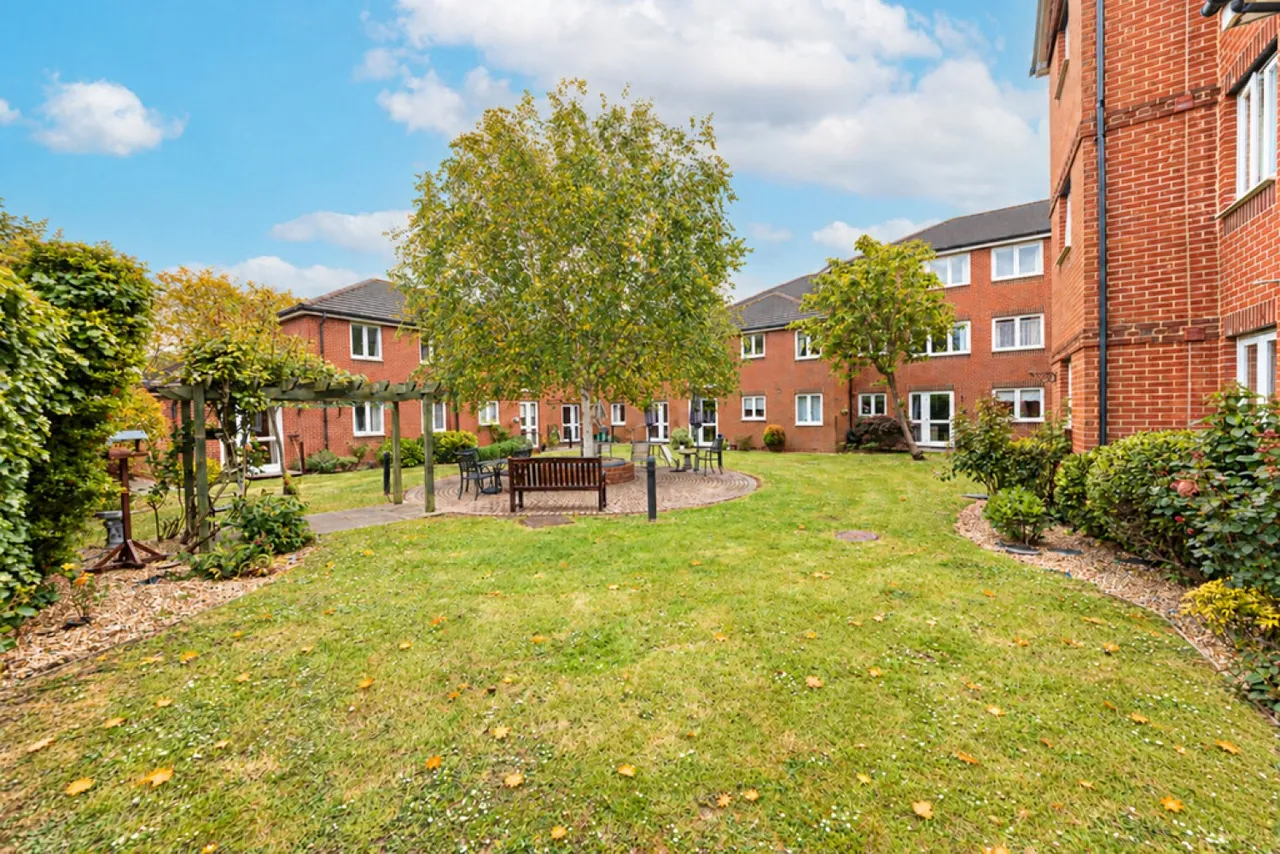 Yorktown Road, Sandhurst, GU47, photo 15