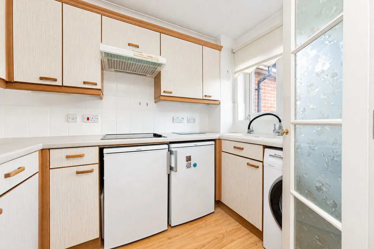Yorktown Road, Sandhurst, GU47, photo 2