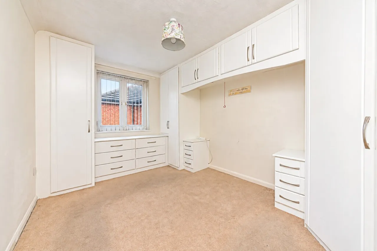 Yorktown Road, Sandhurst, GU47, photo 11