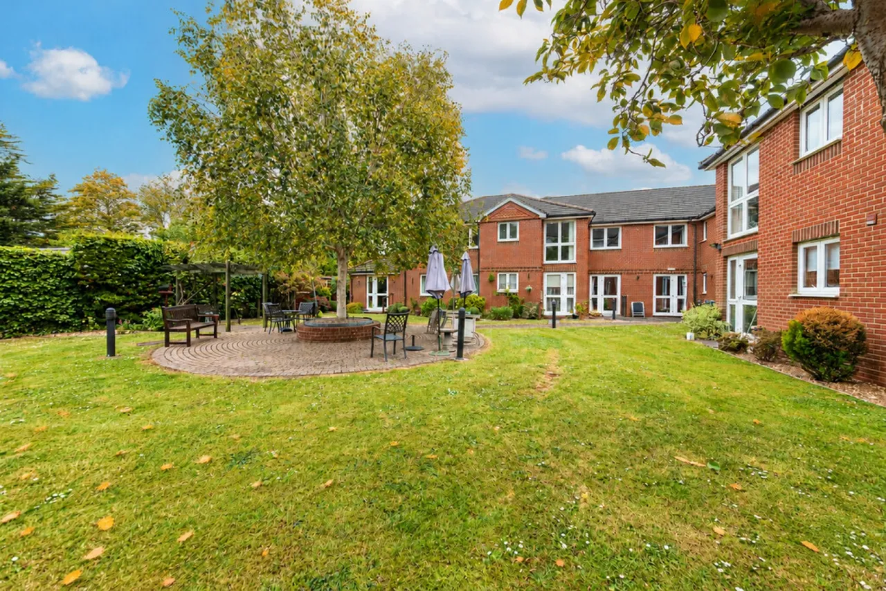 Yorktown Road, Sandhurst, GU47, photo 12