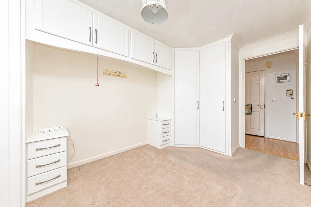 Yorktown Road, Sandhurst, GU47, photo 10