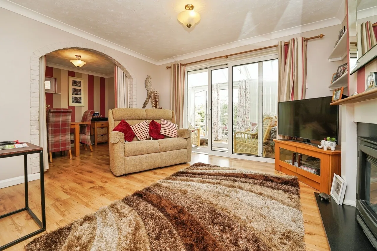 The Lawns, Abbeydale, Gloucester, Gloucestershire, GL4, photo 6