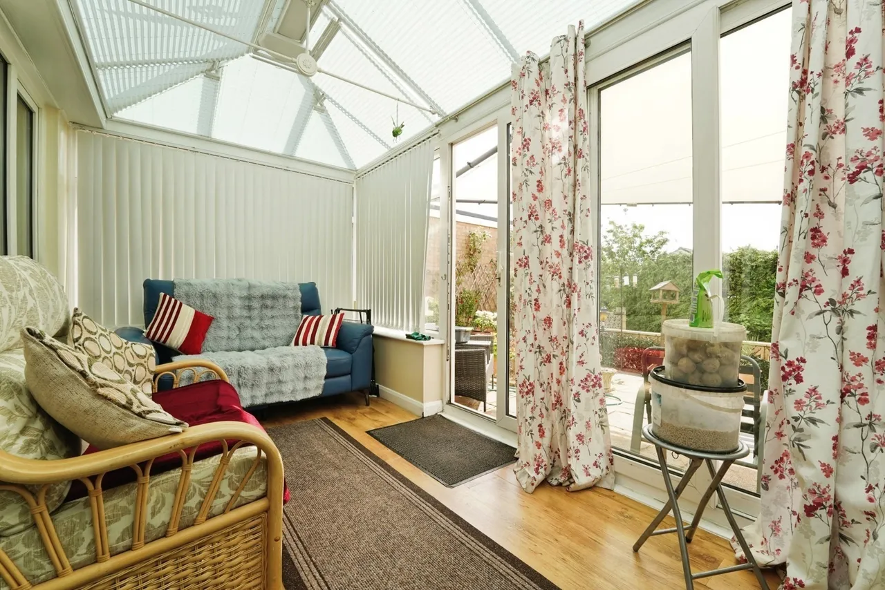The Lawns, Abbeydale, Gloucester, Gloucestershire, GL4, photo 8
