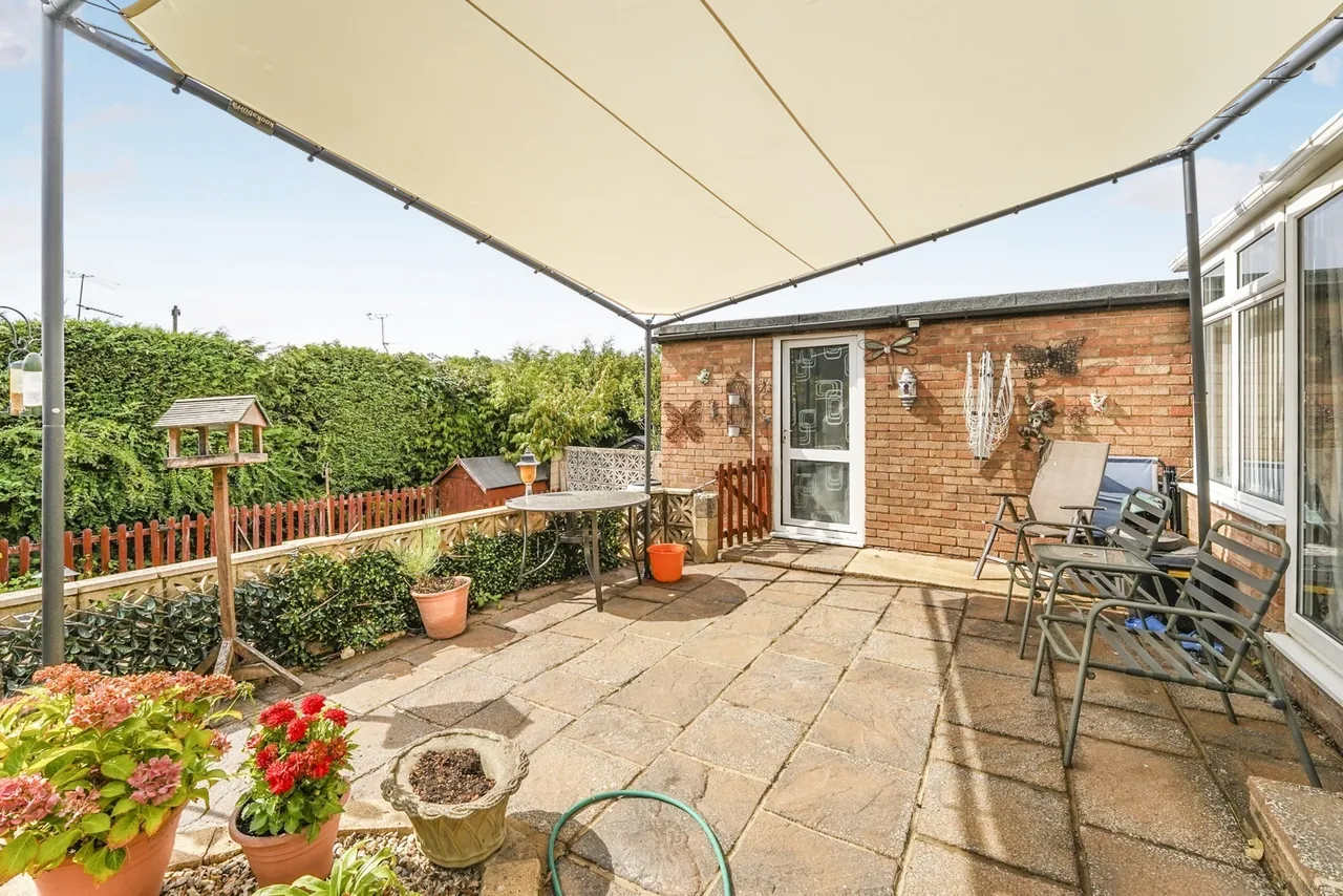 The Lawns, Abbeydale, Gloucester, Gloucestershire, GL4, photo 2