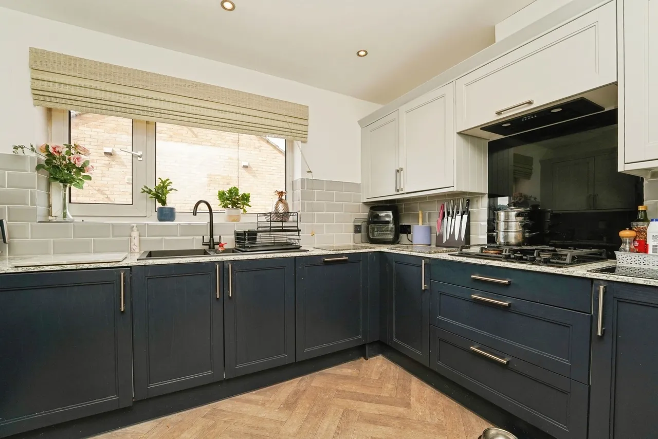 The Lawns, Abbeydale, Gloucester, Gloucestershire, GL4, photo 4
