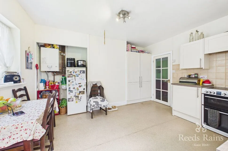 Brook Avenue, Towyn, LL22, photo 13