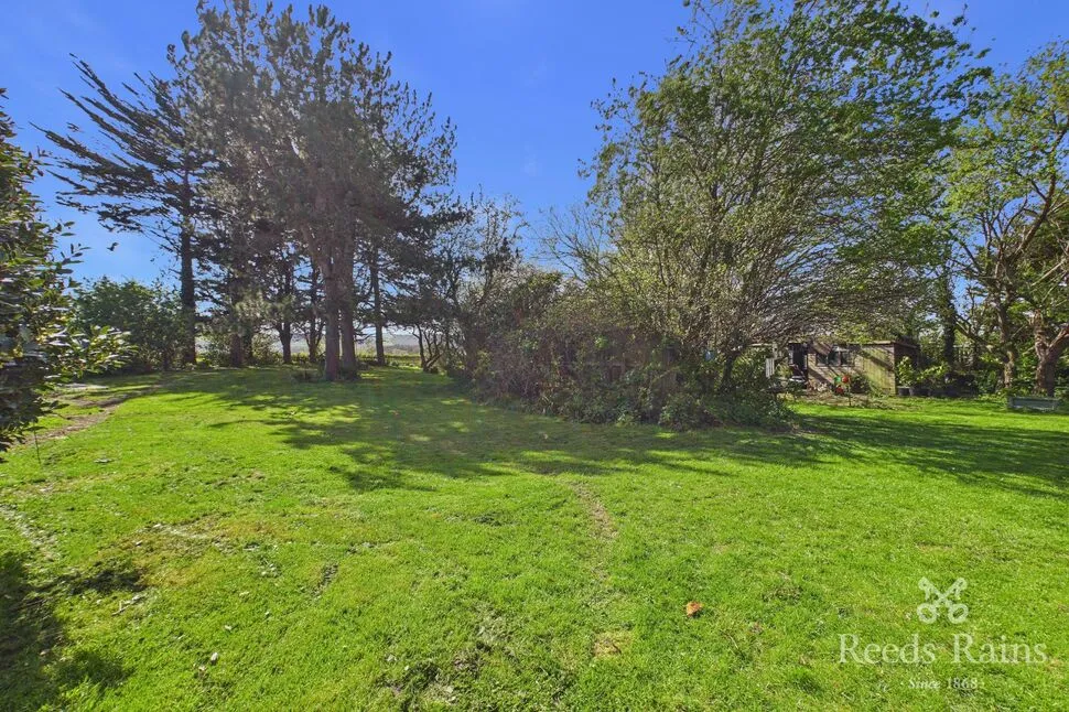 Brook Avenue, Towyn, LL22, photo 16