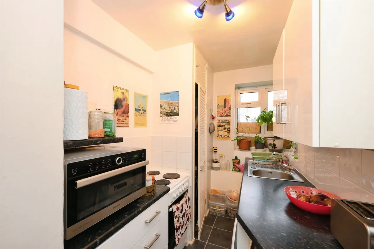 Tudor Way, Hertford, photo 5