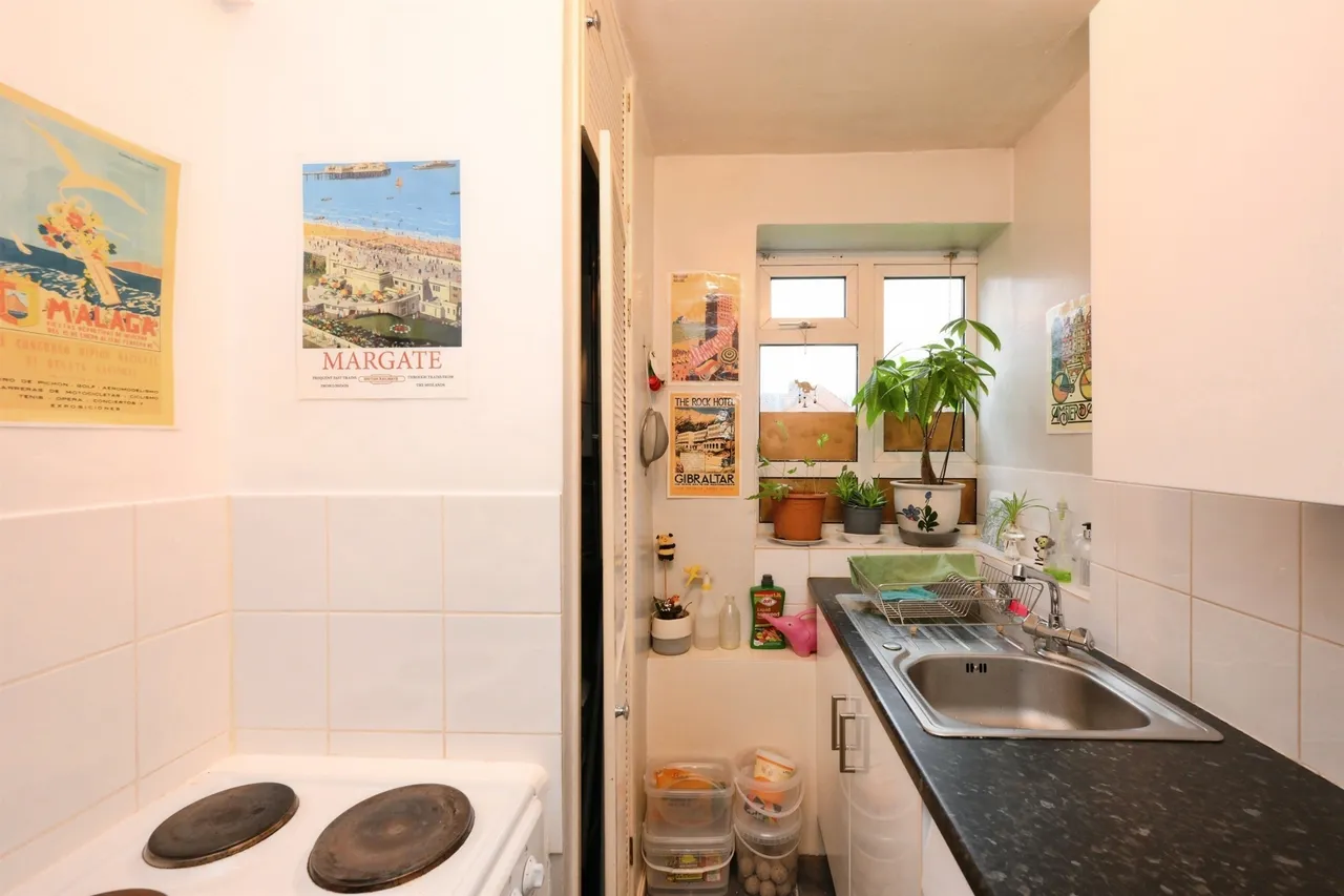 Tudor Way, Hertford, photo 7