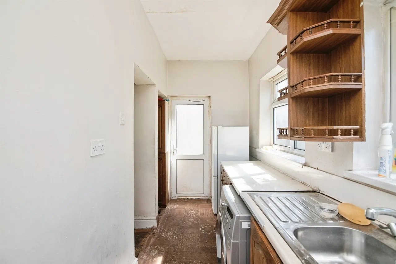 New Swan Lane, West Bromwich, photo 3