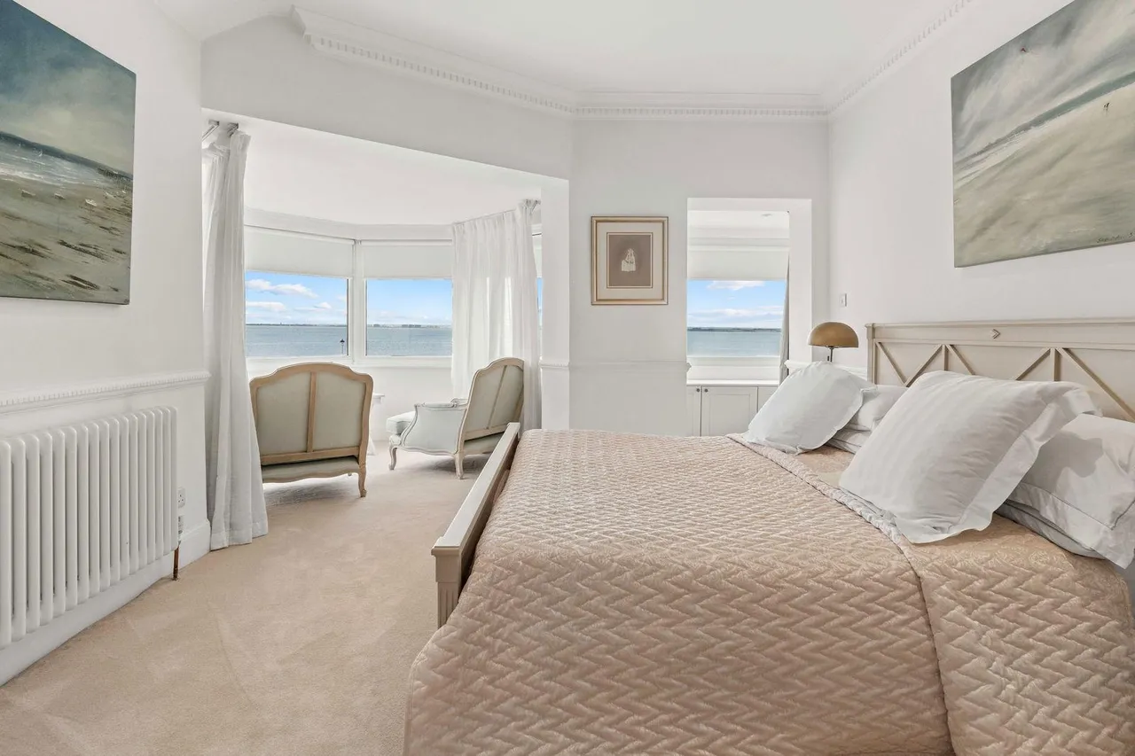 Chalkwell Esplanade, Westcliff-On-Sea, photo 3