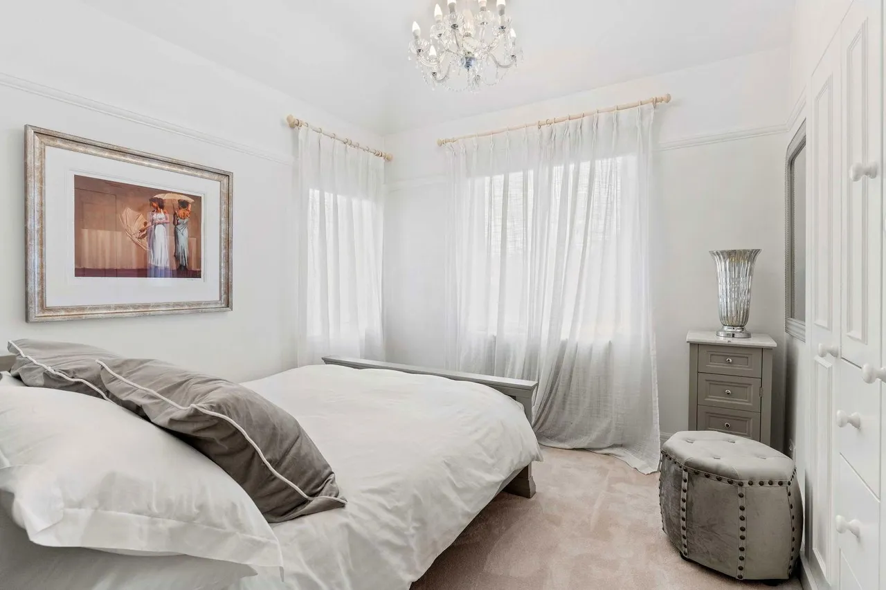 Chalkwell Esplanade, Westcliff-On-Sea, photo 35