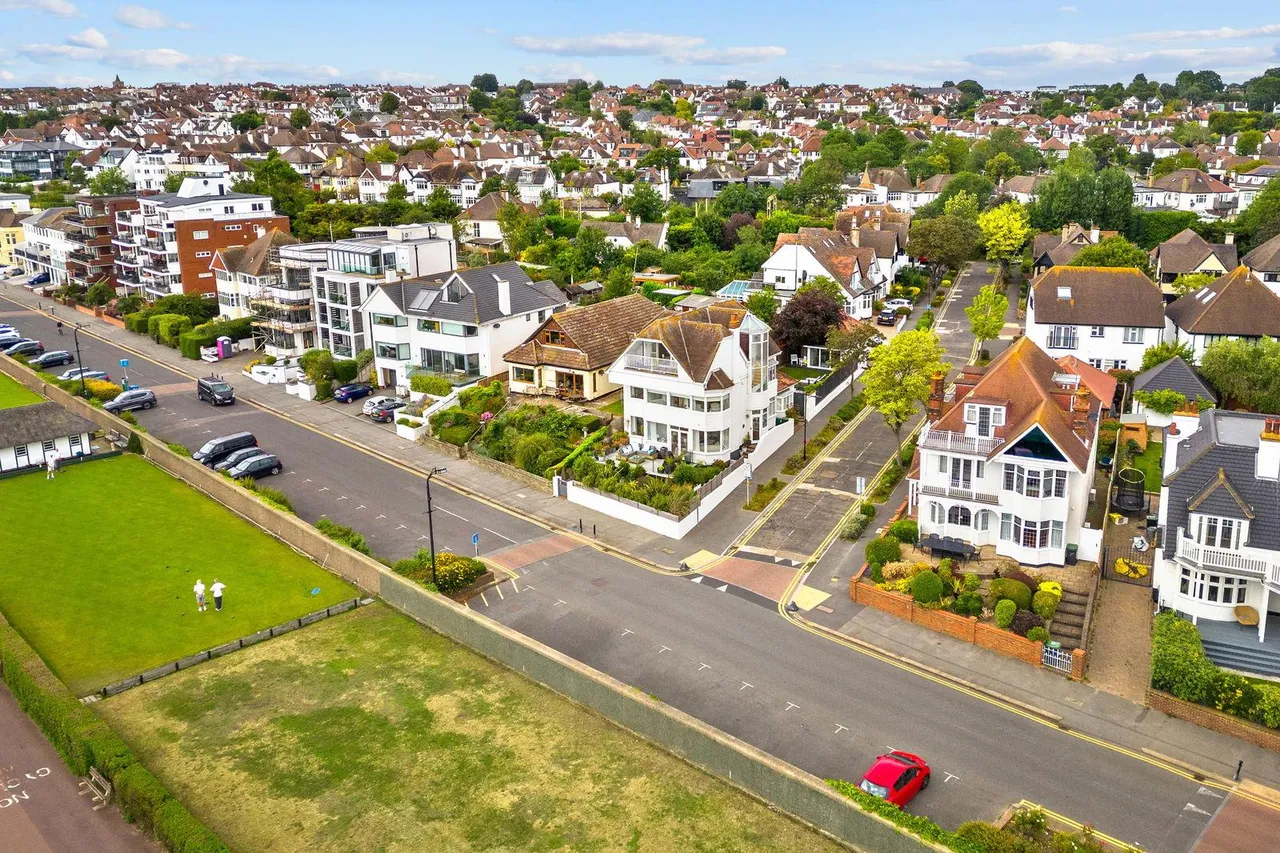 Chalkwell Esplanade, Westcliff-On-Sea, photo 63