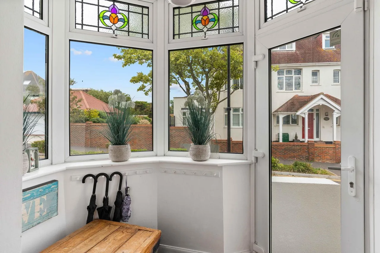 Chalkwell Esplanade, Westcliff-On-Sea, photo 10