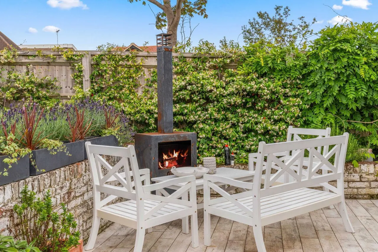 Chalkwell Esplanade, Westcliff-On-Sea, photo 55