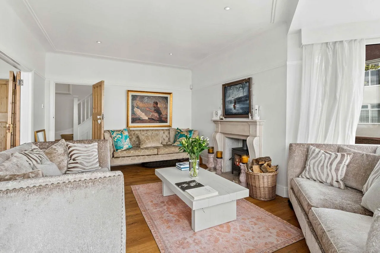 Chalkwell Esplanade, Westcliff-On-Sea, photo 12