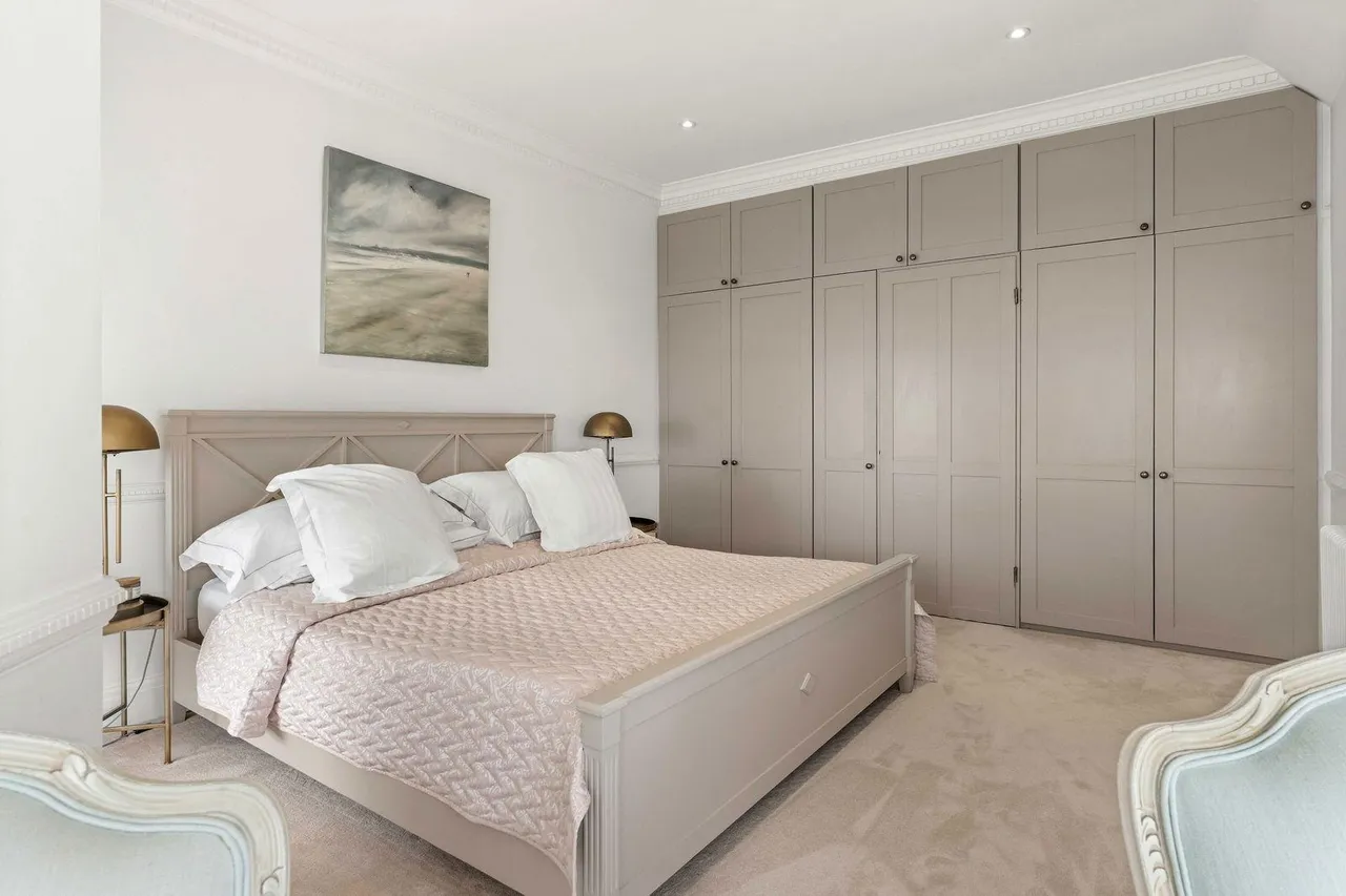 Chalkwell Esplanade, Westcliff-On-Sea, photo 25