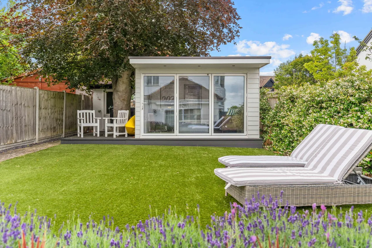 Chalkwell Esplanade, Westcliff-On-Sea, photo 60