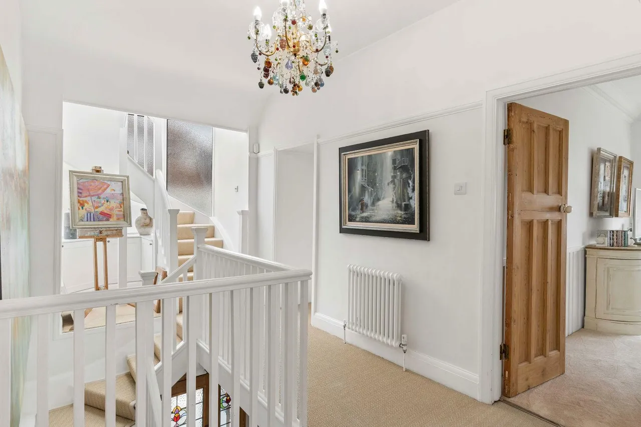 Chalkwell Esplanade, Westcliff-On-Sea, photo 32