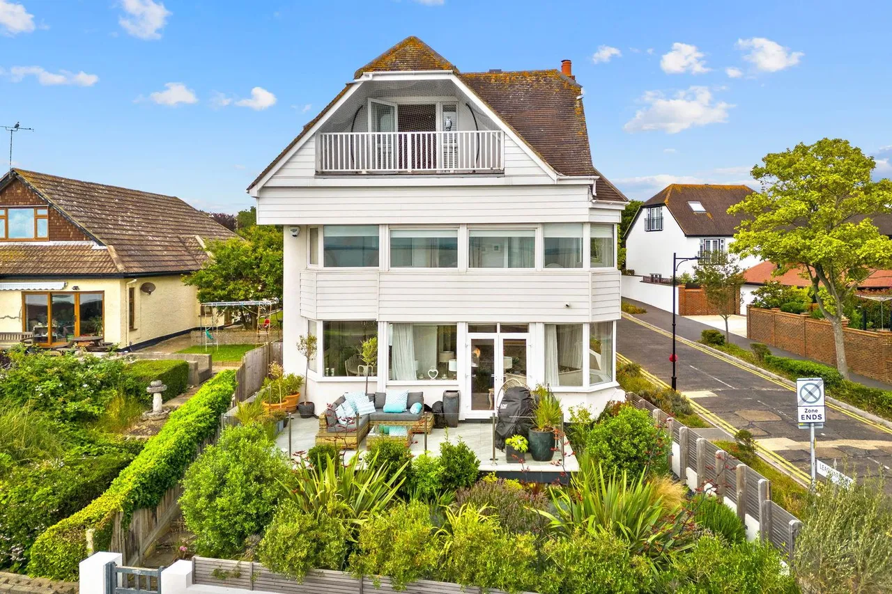 Chalkwell Esplanade, Westcliff-On-Sea, photo 62