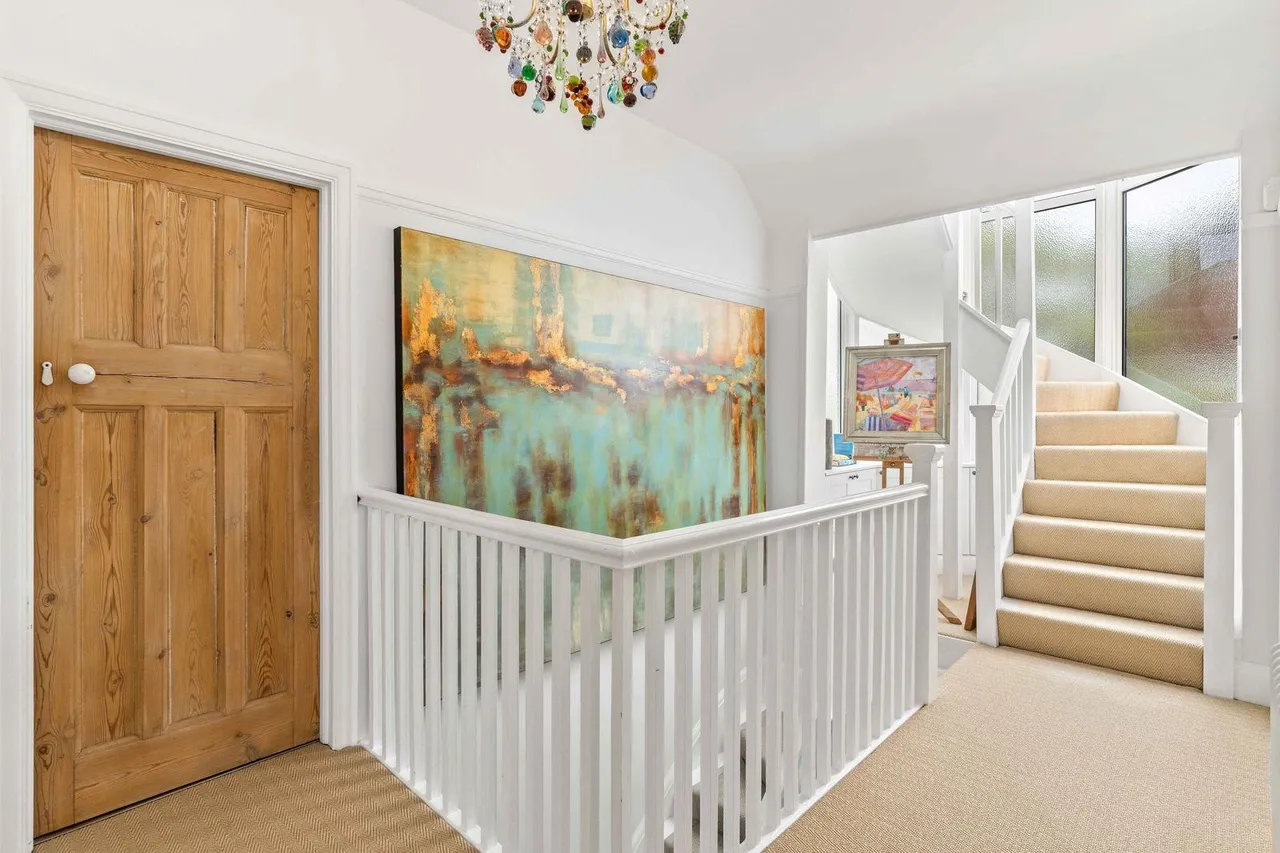 Chalkwell Esplanade, Westcliff-On-Sea, photo 23