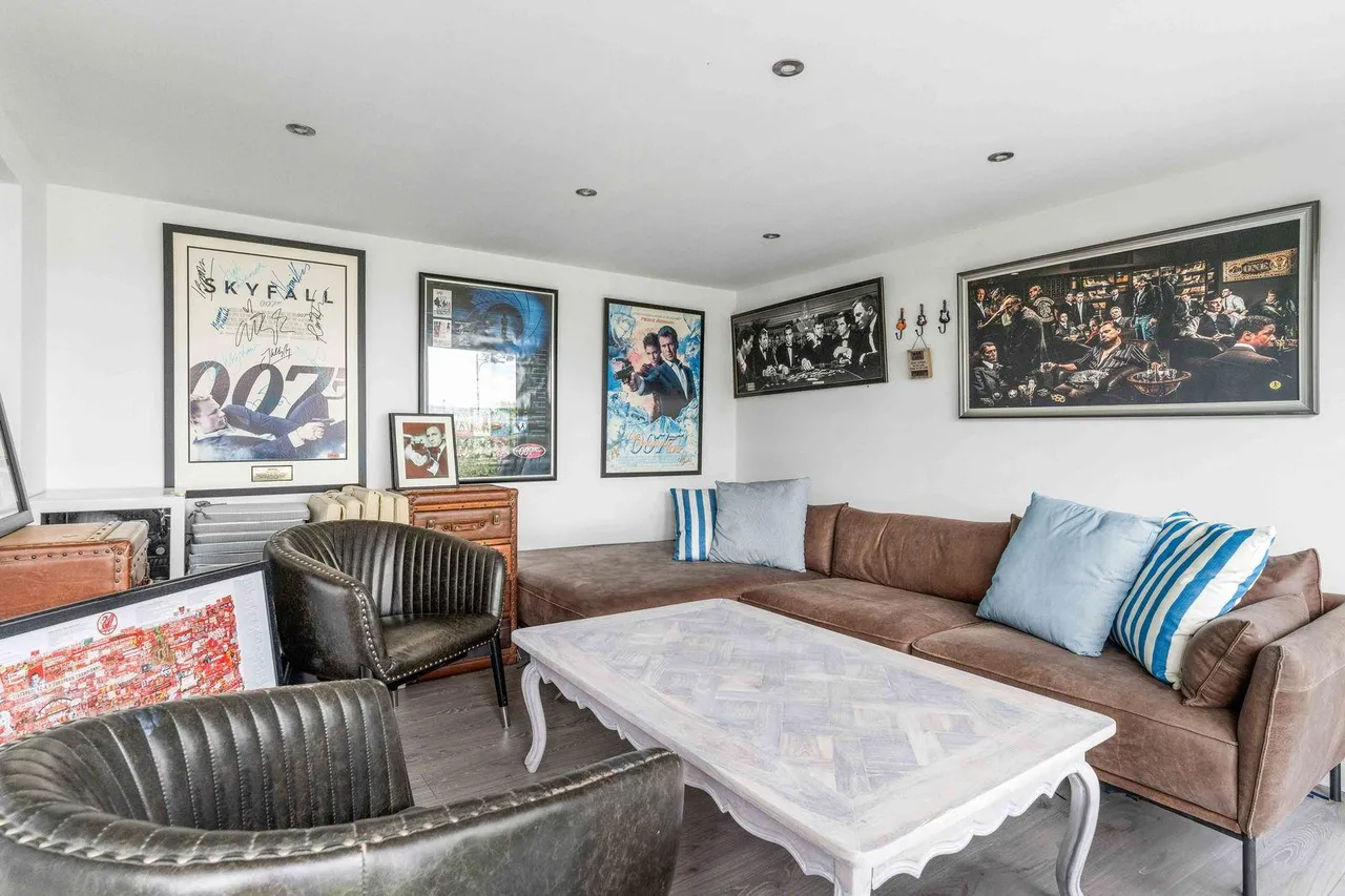 Chalkwell Esplanade, Westcliff-On-Sea, photo 58