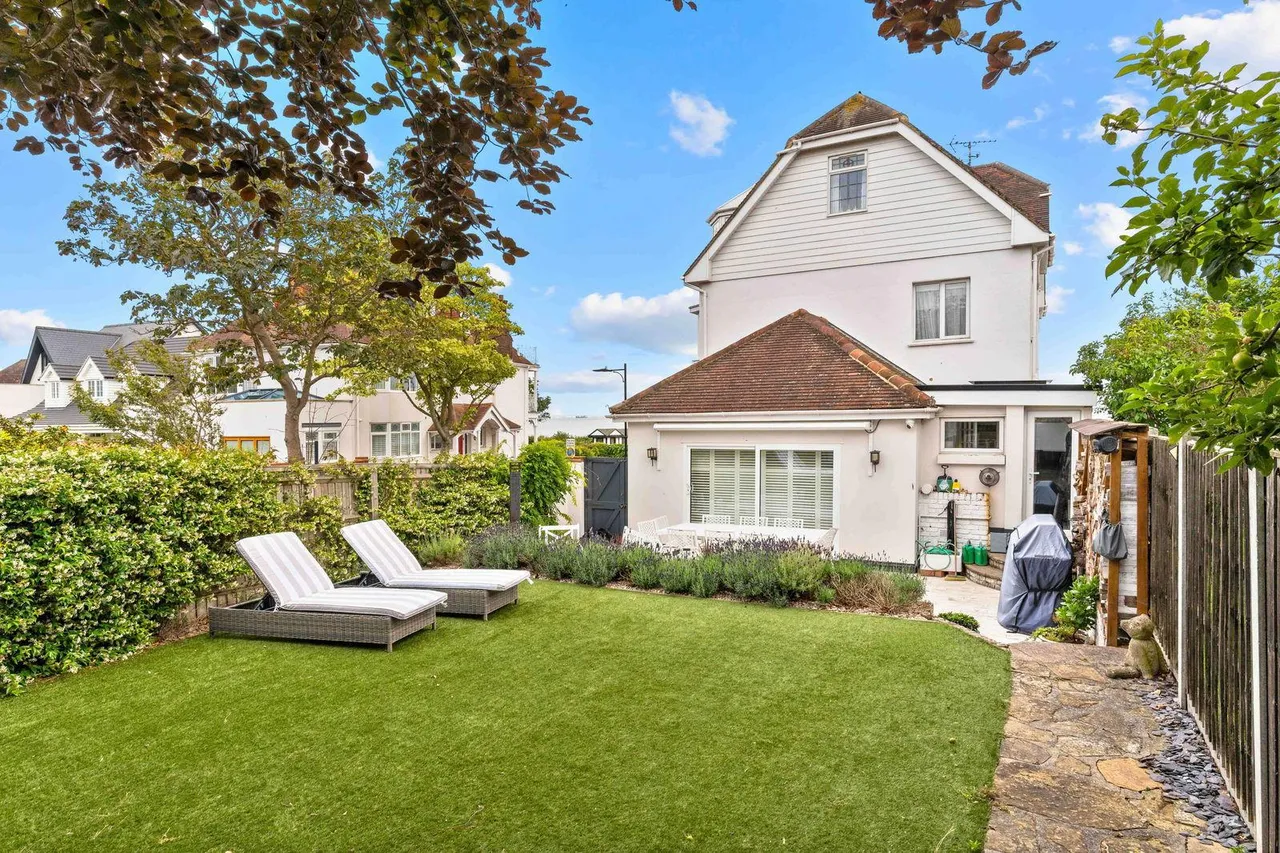 Chalkwell Esplanade, Westcliff-On-Sea, photo 61