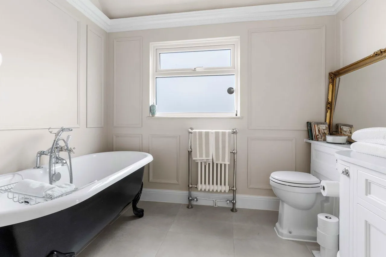 Chalkwell Esplanade, Westcliff-On-Sea, photo 36