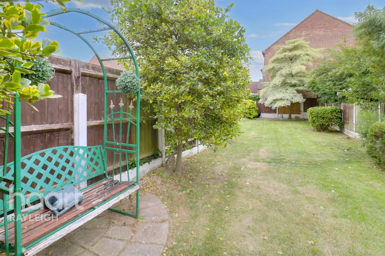 High Road, Rayleigh, SS6, photo 22