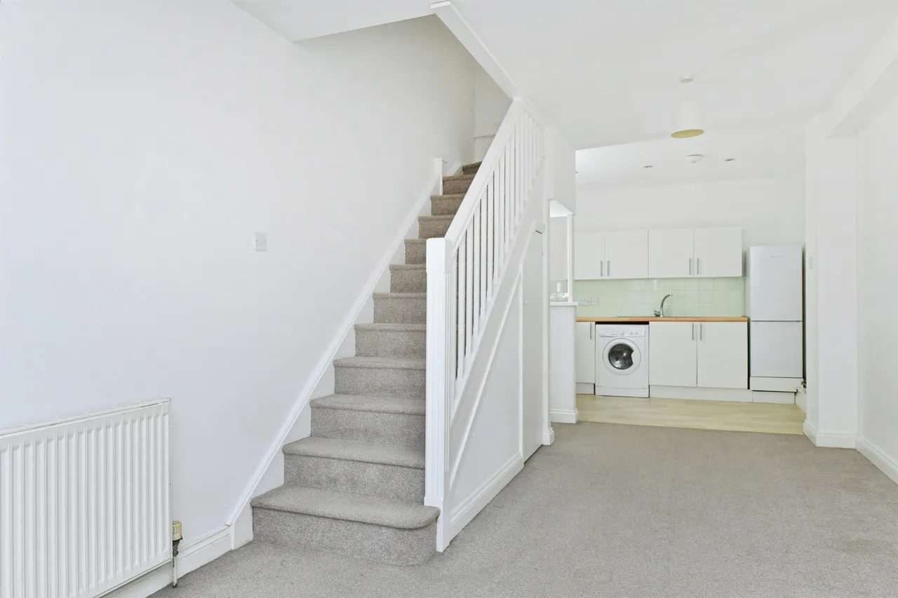 St. Lawrence Mews, Plymouth, photo 6