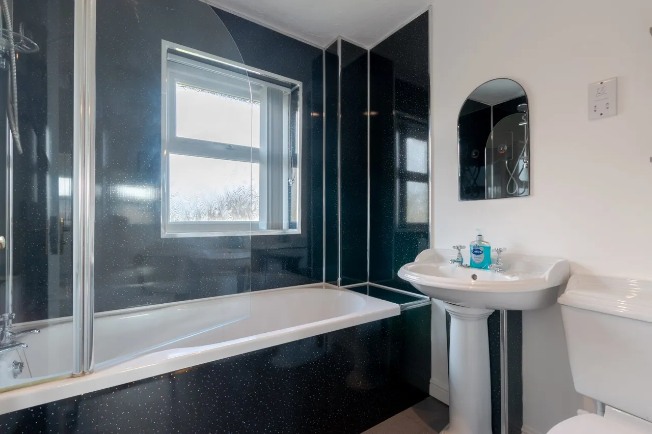 Hornbeam Close, Bradford, BD15, photo 12