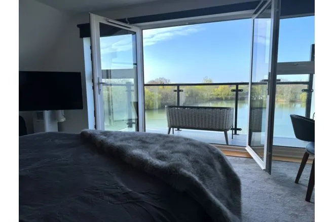 Lake Avenue, Camberley, GU16, photo 13