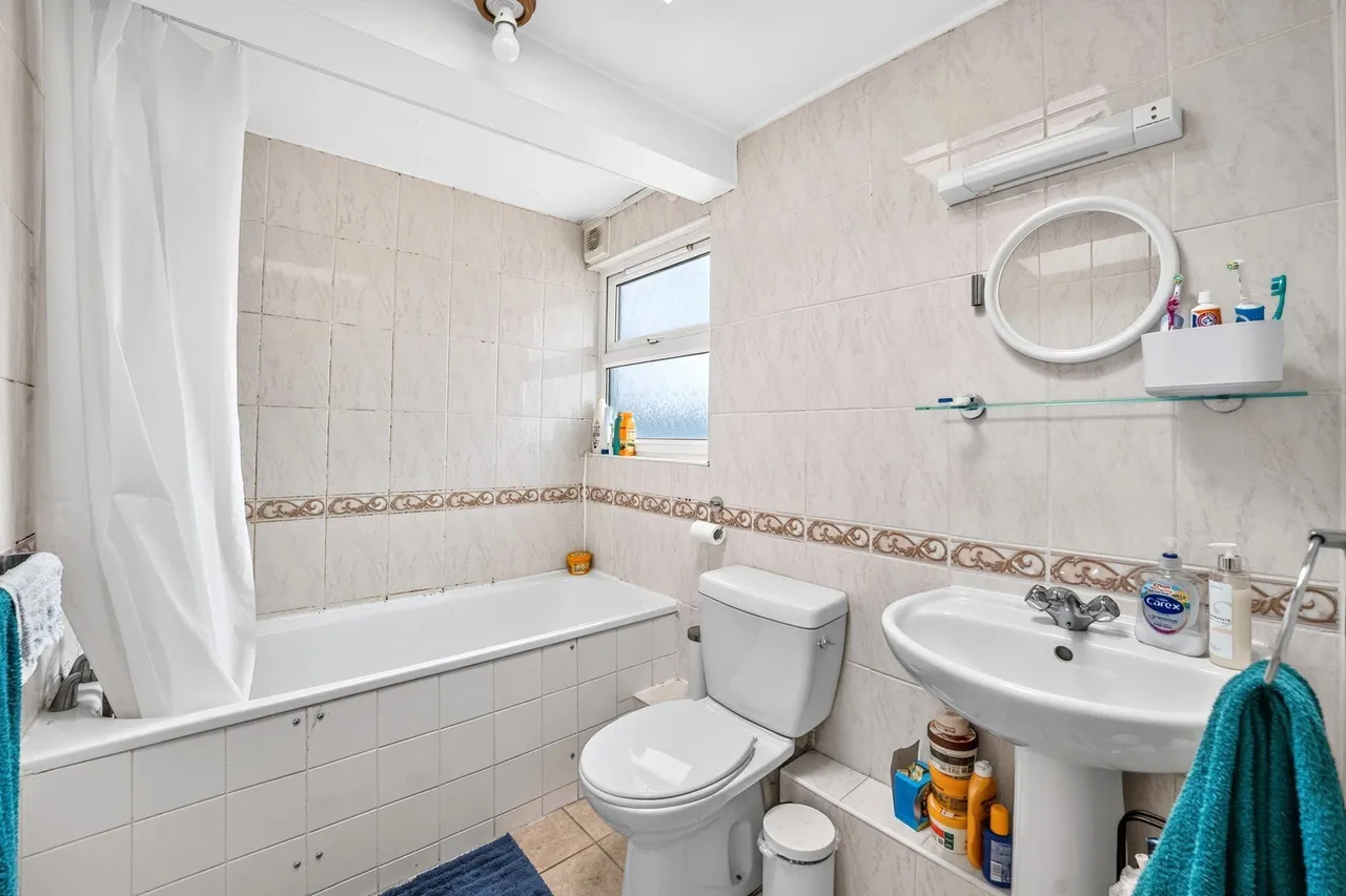 Tooting Bec Road, London, SW17, photo 10