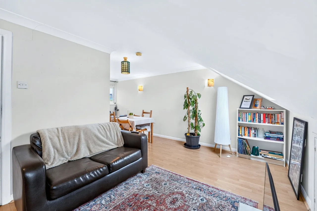 Tooting Bec Road, London, SW17, photo 4