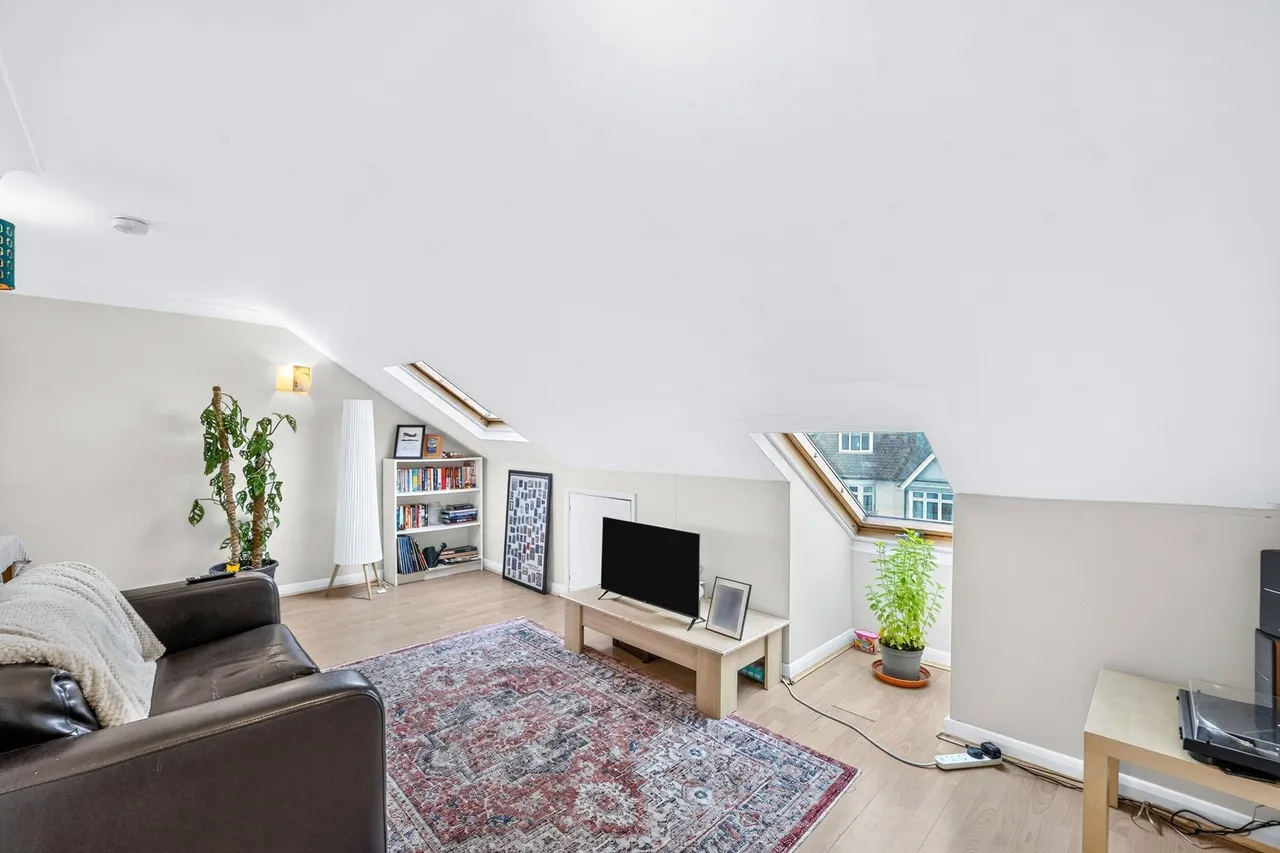 Tooting Bec Road, London, SW17, photo 5