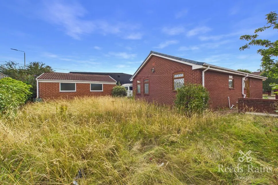 Hall Croft, Normanton, WF6, photo 19