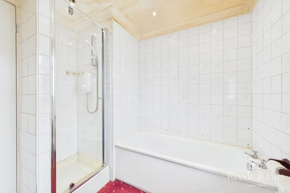 Hall Croft, Normanton, WF6, photo 17