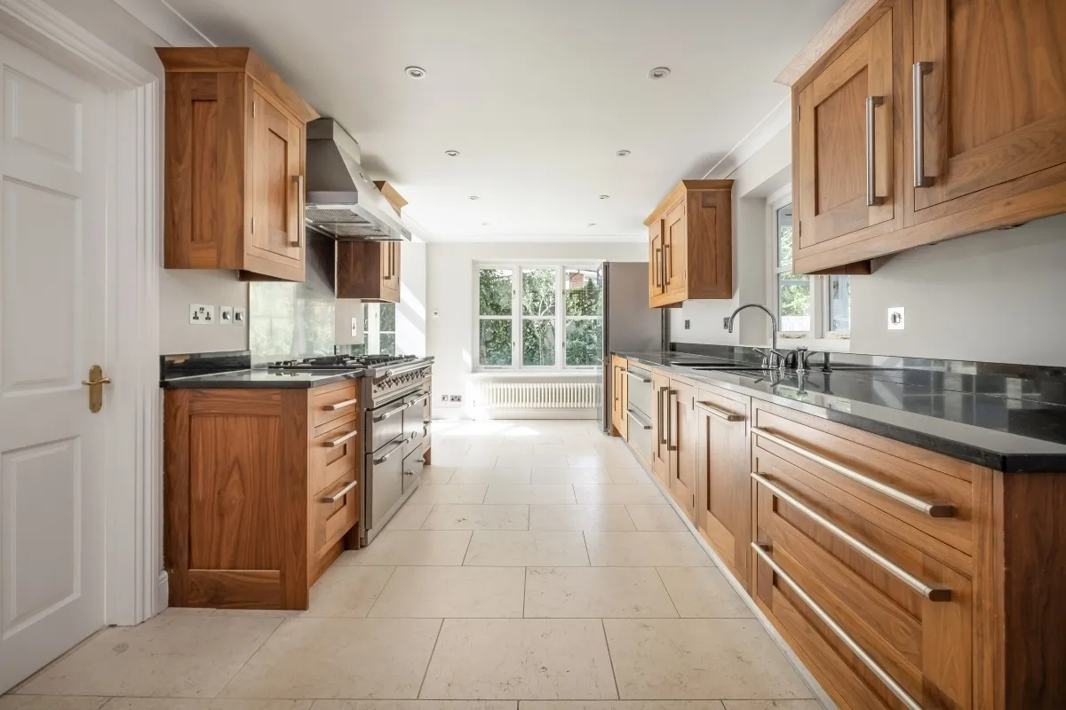 Bainbridge Close, Richmond TW10, photo 2