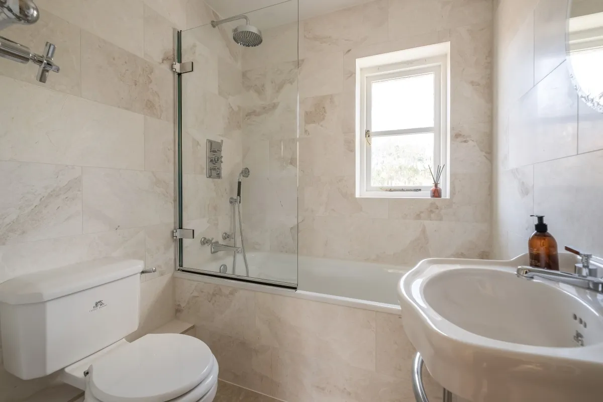 Bainbridge Close, Richmond TW10, photo 10