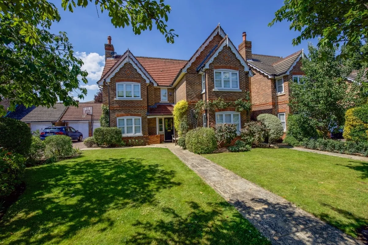 5 bed house to rent — Bainbridge Close, Richmond TW10