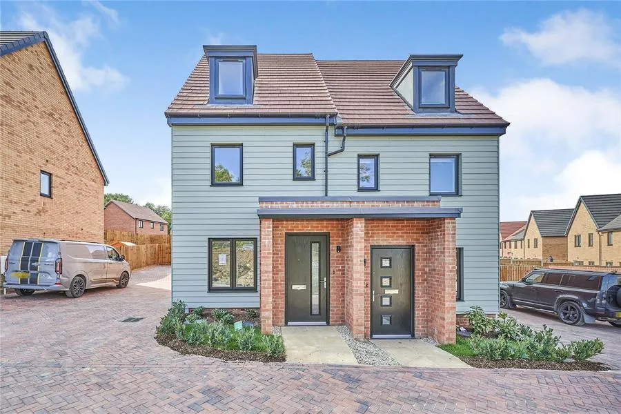 3 bed house to rent, Bull Close, Bishop's Stortford, CM23