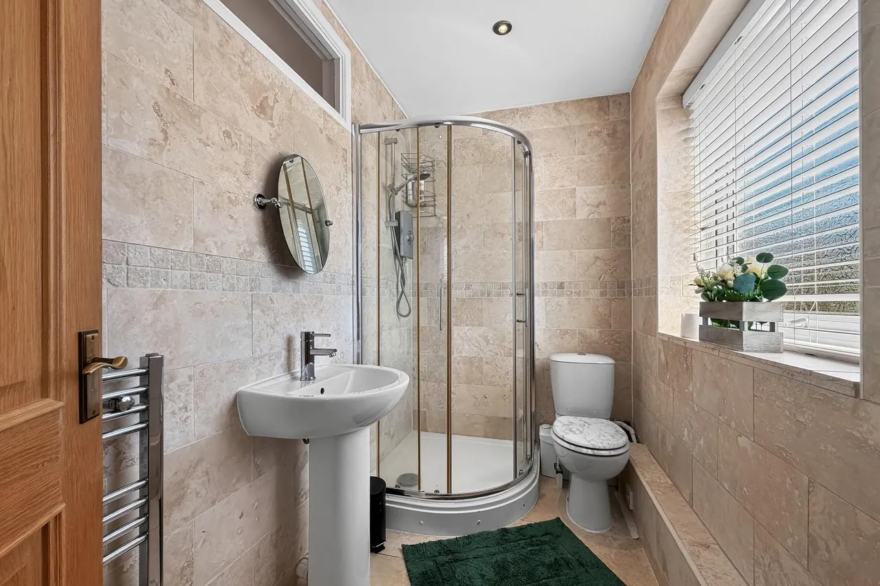 Ashwood Bowdon, Altrincham WA14 3DN, photo 24
