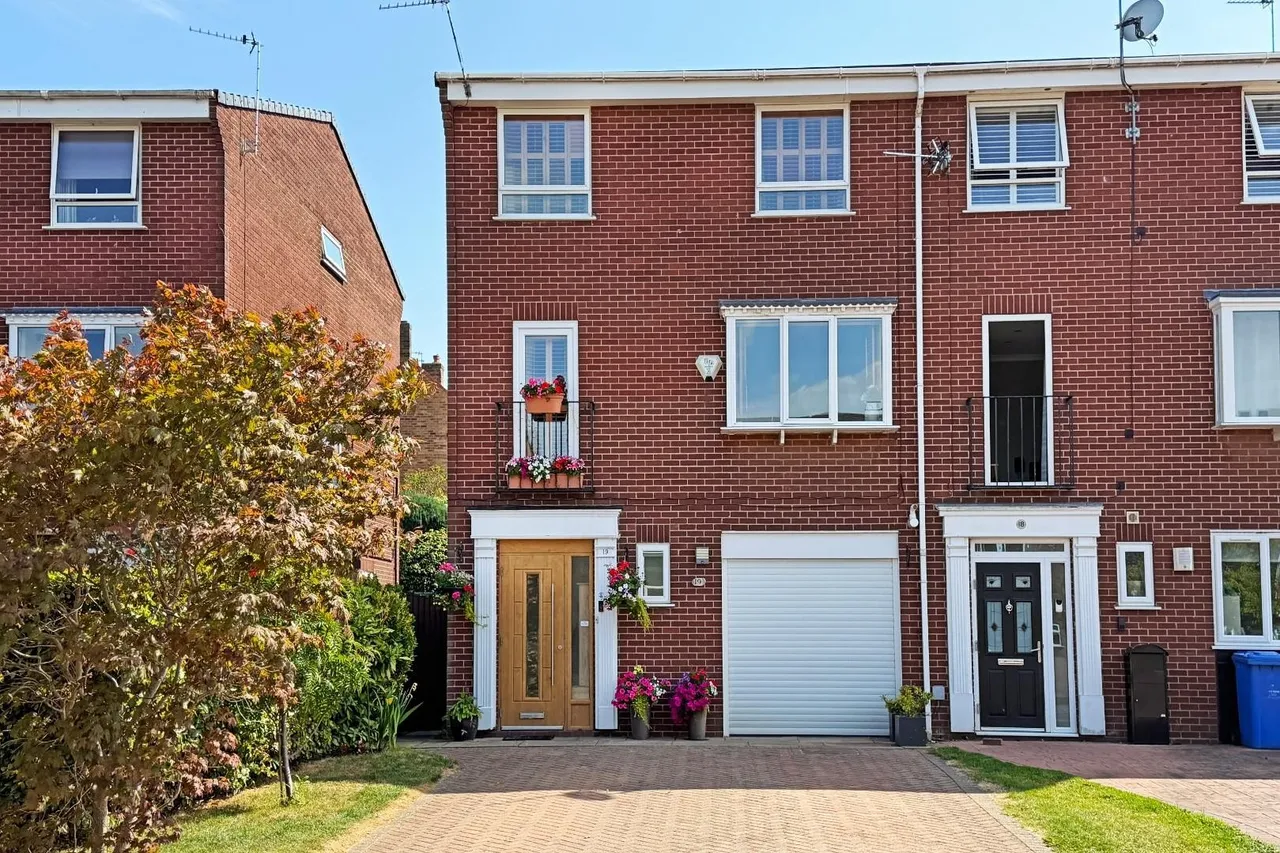 4 bed house for sale — Ashwood Bowdon, Altrincham WA14 3DN