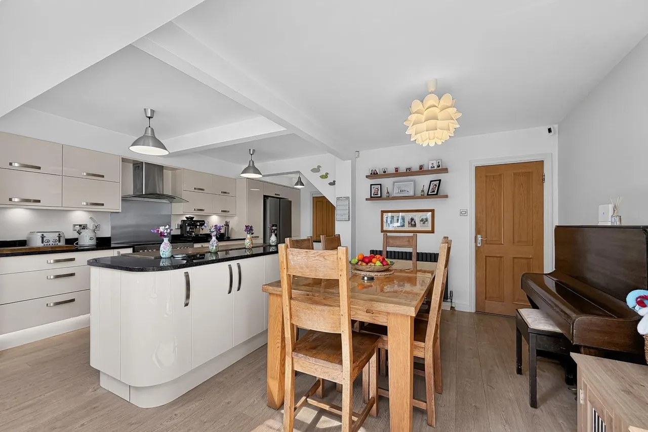 Ashwood Bowdon, Altrincham WA14 3DN, photo 11