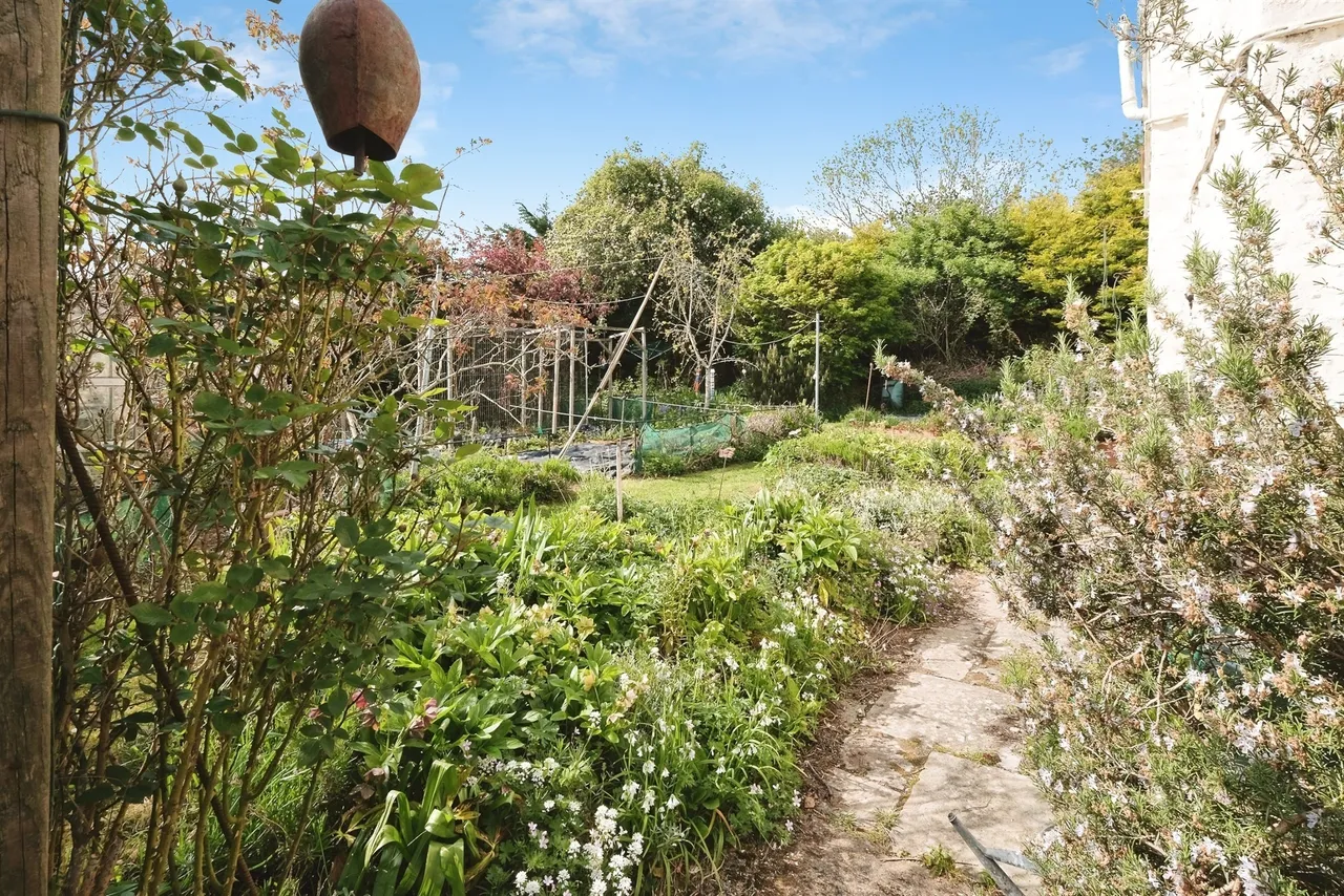 Whitestone, Hereford, HR1, photo 14