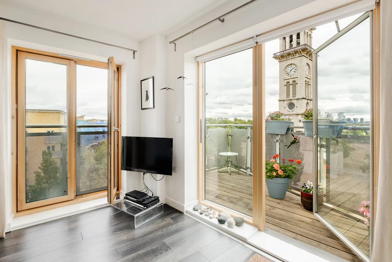Clock View Crescent, London, N7, photo 4