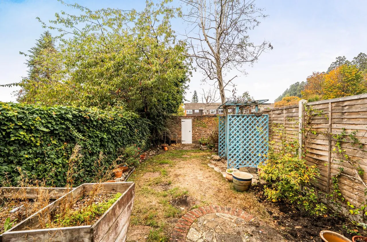 Longlands Way, Camberley, photo 12