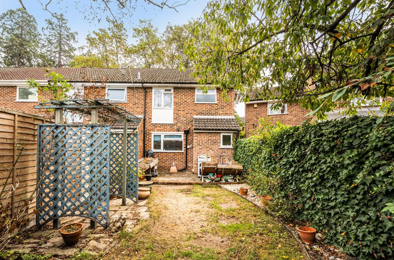 Longlands Way, Camberley, photo 11