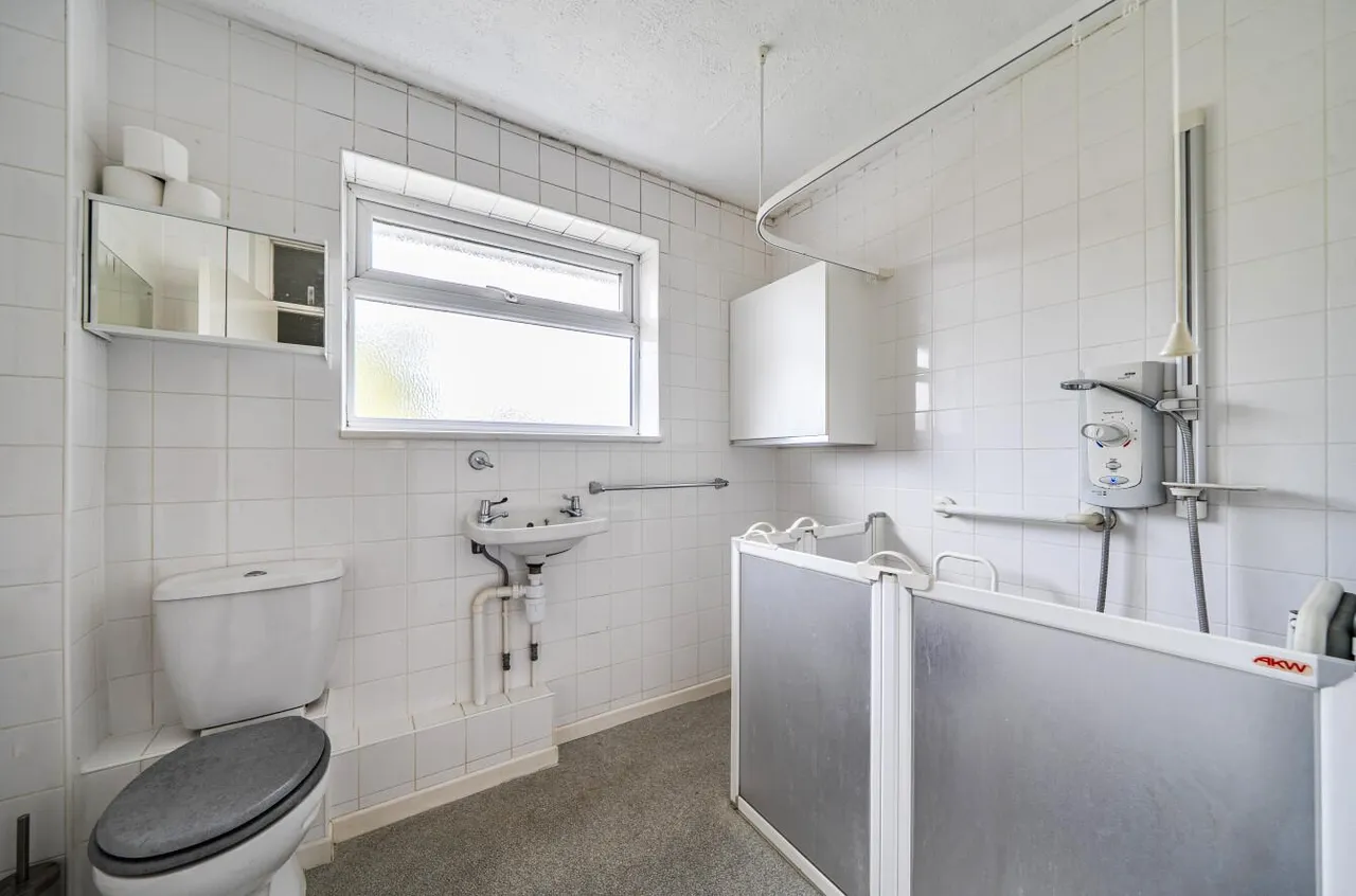 Longlands Way, Camberley, photo 14