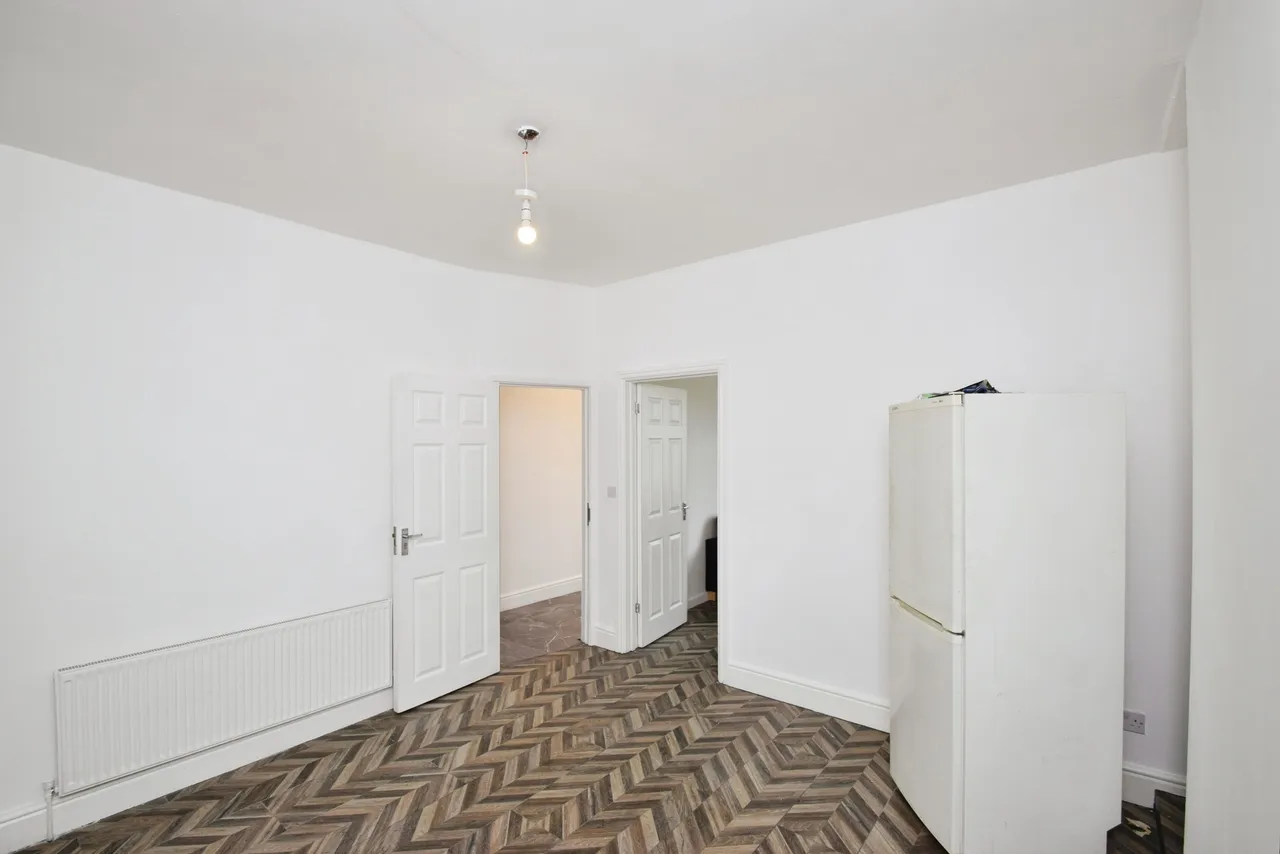 Carmarthen Road, Swansea, SA5, photo 34